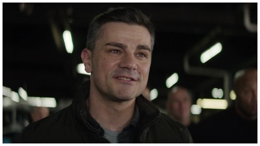 1805975628_vignetteConnorPowellsaison1(1).png.2af4491dd98770db726460678be4128c.png